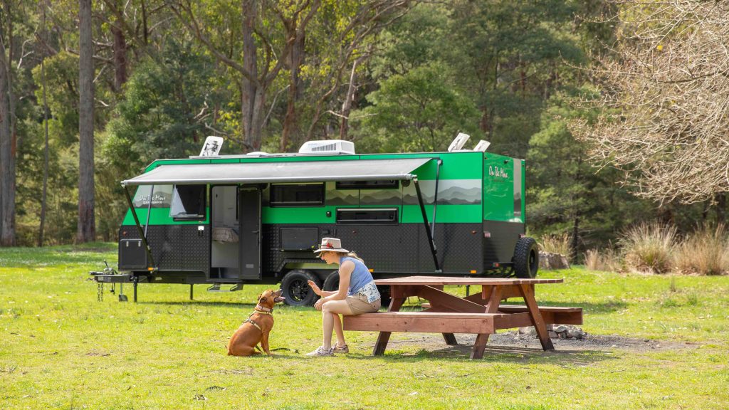 On The Move Caravans ExplorXX 24' Quad Bunk Caravan2